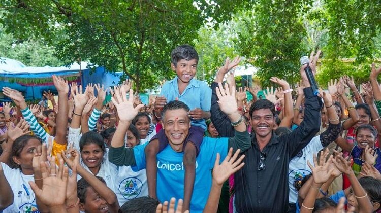 UNICEF’s India representative danced the ‘Shammi’ way in Kondagaon